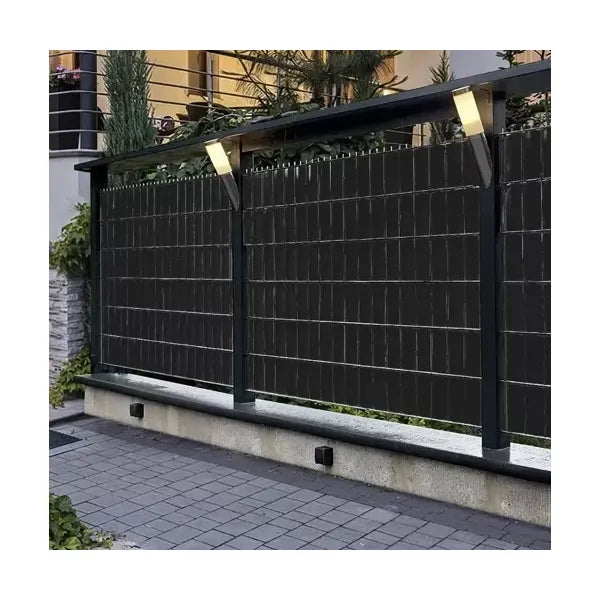 Fekete PVC kerítéstakaró szalag 19 cm × 35 m, 450 g/m², 25 csipesszel