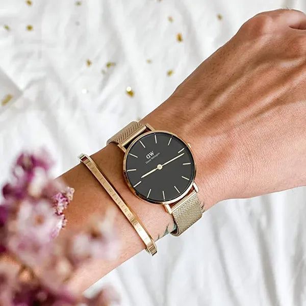 Daniel Wellington Petite Evergold női karóra, 28 mm, fekete számlap, arany acél