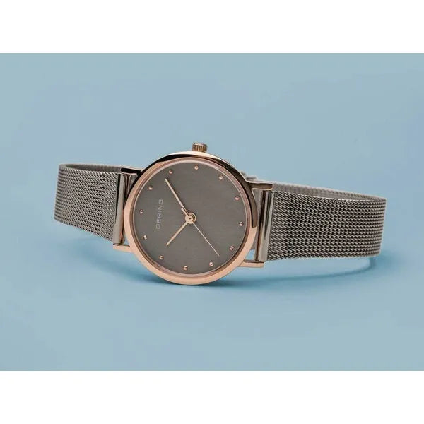 Női karóra Bering Classic 26 mm rozéarany tok, szürke Milánói szíj, zafírüveg