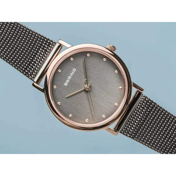 Női karóra Bering Classic 26 mm rozéarany tok, szürke Milánói szíj, zafírüveg