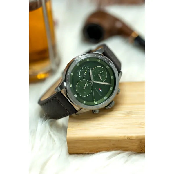 Tommy Hilfiger Trent férfi karóra, kvarc, 46 mm, zöld számlap, bőrszíj.