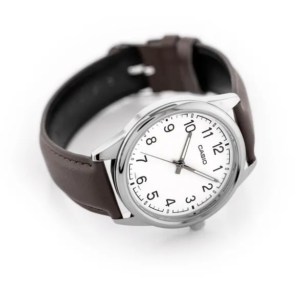 Férfi Casio karóra, kvarc, barna bőrszíj, 40 mm, WR30