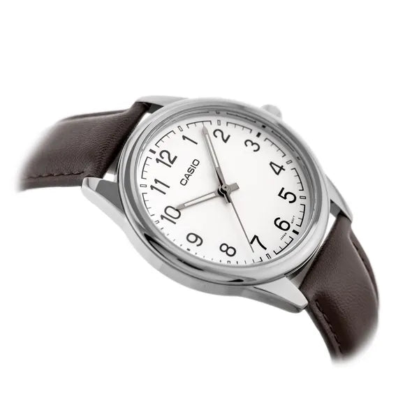 Férfi Casio karóra, kvarc, barna bőrszíj, 40 mm, WR30