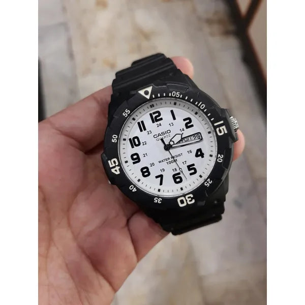 Casio MRW-200H-7B férfi karóra, 100 m vízálló, dátum, fekete szíj, fehér számlap