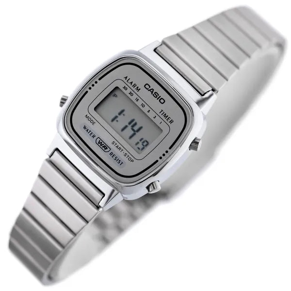 Casio Vintage LA670WA-7D női digitális karóra ezüst, rozsdamentes, WR30