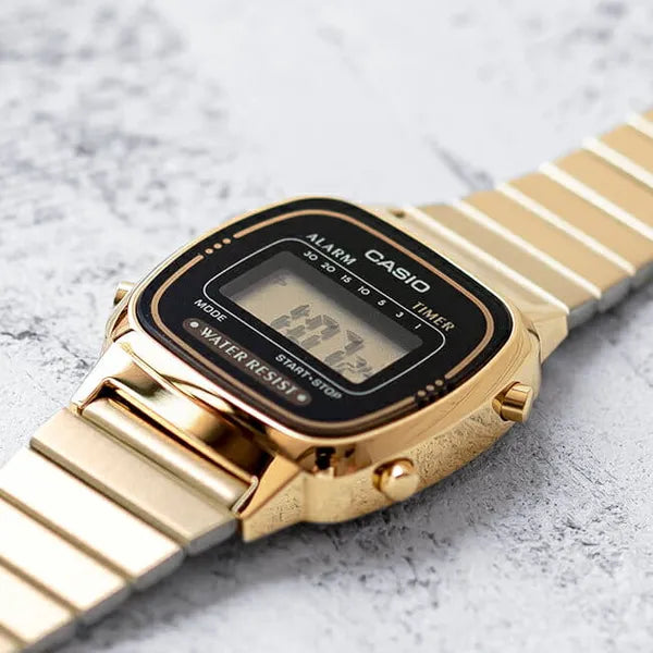 Casio Vintage LA670WGA-1 női digitális karóra arany acél, WR30