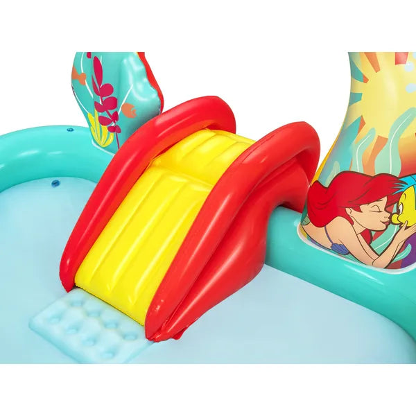 Bestway gyerek vízi játszótér csúszdával 221×193×117 cm, Disney Ariel