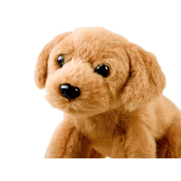 Barna ülő plüss kutya figura, 13 cm