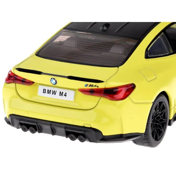 Bmw m4 modell 1:32 hang- és fényhatásokkal