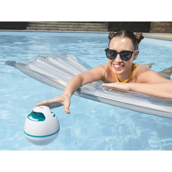 Lebegő Bluetooth hangszóró medencéhez, IP67, LED fény, 6 óra üzemidő