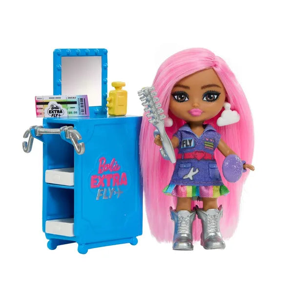 Barbie Extra Fly Minis rózsaszín repülőgép pilóta babával 38 cm kiegészítőkkel