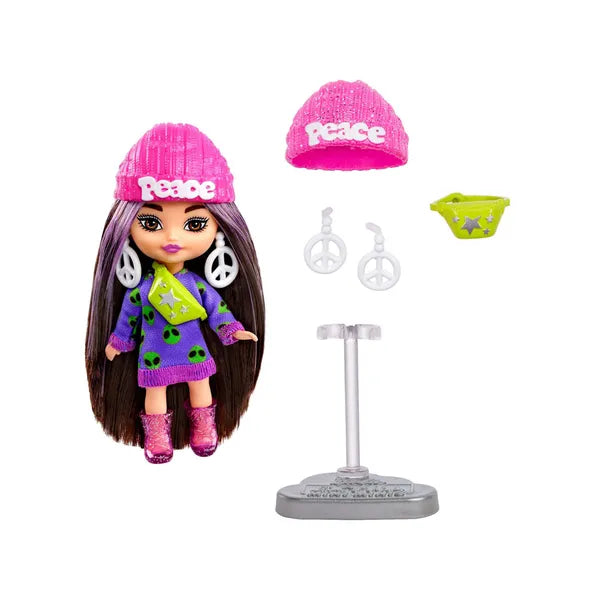 Barbie Extra Mini Minis divatbaba 8,5 cm – lila UFO tunika, kiegészítők