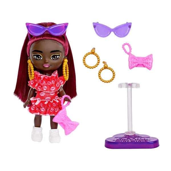 Barbie Extra Mini Minis divatbaba 8,5 cm, rózsaszín ruha, HLN47