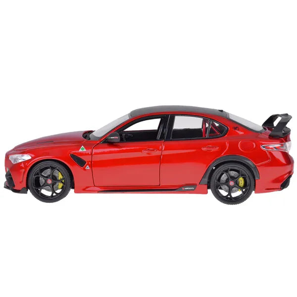 Alfa Romeo Giulia GTAm Quadrifoglio 1:18 fém modell, nyitható ajtók, piros
