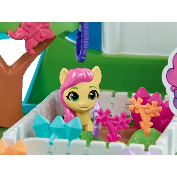 My Little Pony Kristály Lámpás játékszett bőröndben, 5 figura, 55 kiegészítő