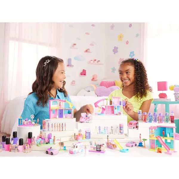 Mini Barbie babaház lifttel és meglepetés babával, kisállattal, 11 cm
