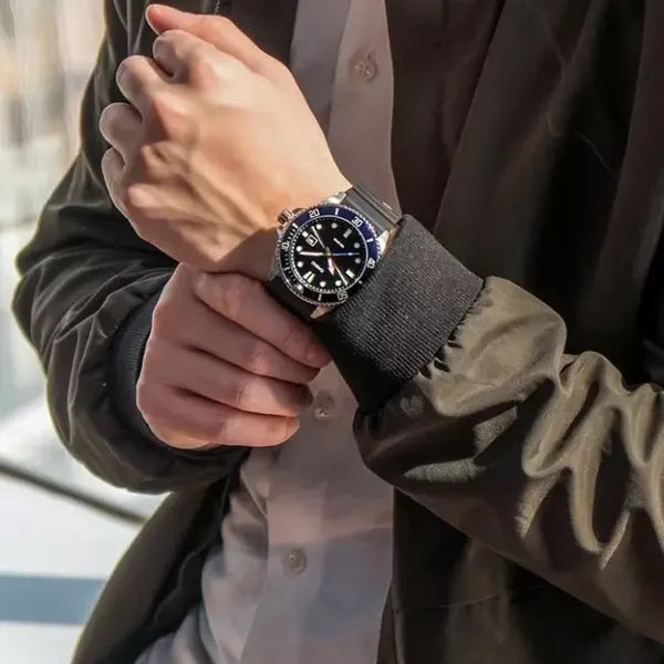 Casio MDV-107-1A2 férfi búvár karóra, 47 mm acéltok, WR200, doboz