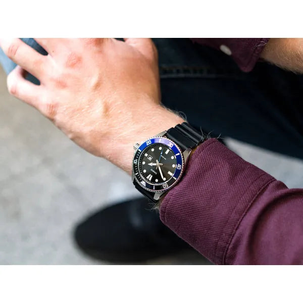 Casio MDV-107-1A2 férfi búvár karóra, 47 mm acéltok, WR200, doboz