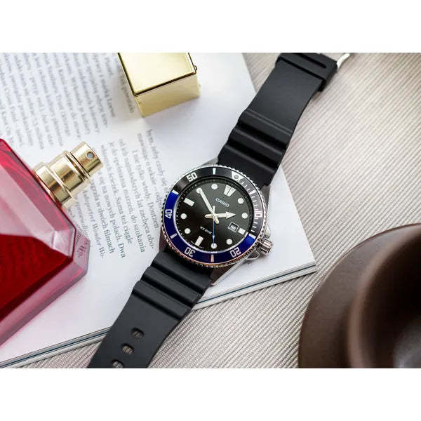 Casio MDV-107-1A2 férfi búvár karóra, 47 mm acéltok, WR200, doboz