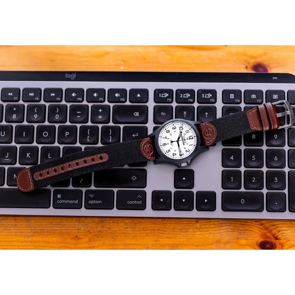 Timex Expedition férfi karóra 40 mm, kvarc, WR50, bőr szíj, fehér számlap