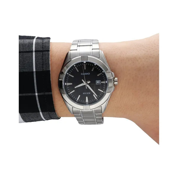 Casio MTP-1308D-1AV férfi karóra nemesacél szíjjal, fekete számlap, WR50