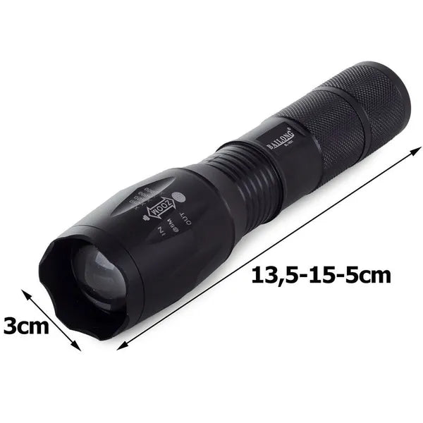 Taktikai LED zseblámpa Cree XM-L3-U3, zoom, 600 m, 18650 akku