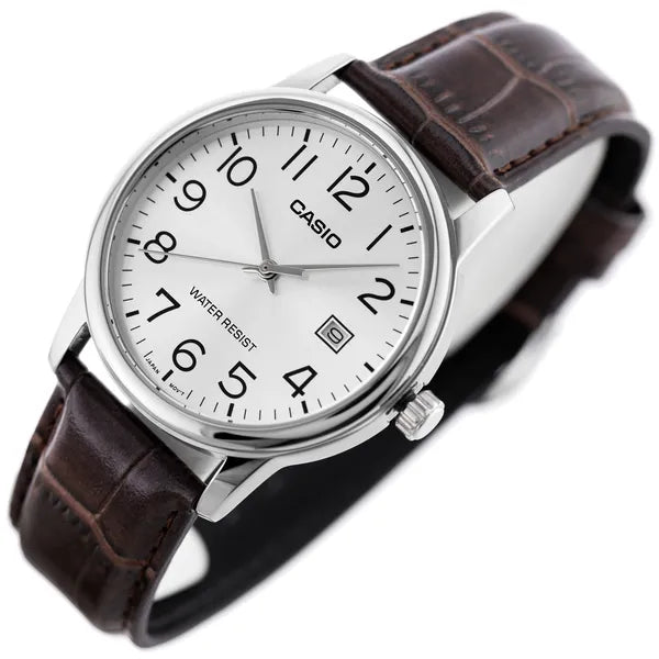 Casio MTP-V002L-7B2 férfi karóra barna bőrszíjjal ezüst számlappal 44mm WR30