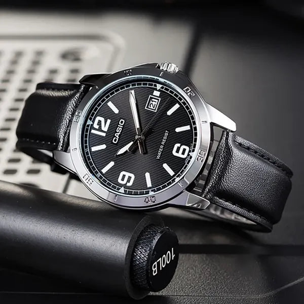 Casio MTP-V004L-1B férfi karóra, fekete számlap, bőr szíj, 42 mm