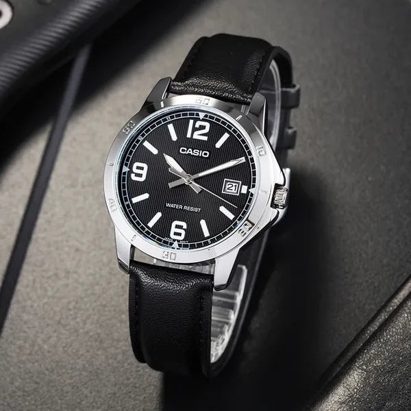 Casio MTP-V004L-1B férfi karóra, fekete számlap, bőr szíj, 42 mm