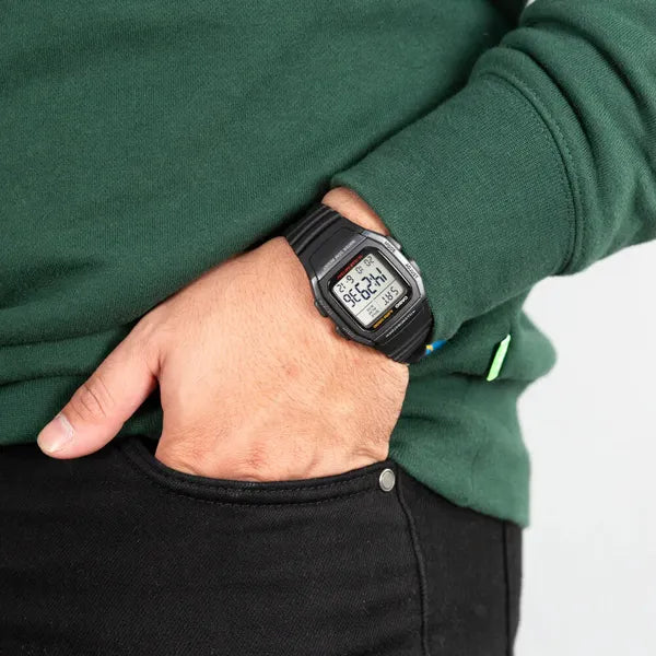 Casio W-96H-1B férfi digitális karóra, WR50, LED háttérvilágítás, stopper