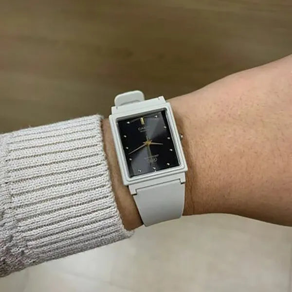 Casio MQ-38UC-8A női kvarc karóra, téglalap, bézs műanyag, WR30, díszdoboz