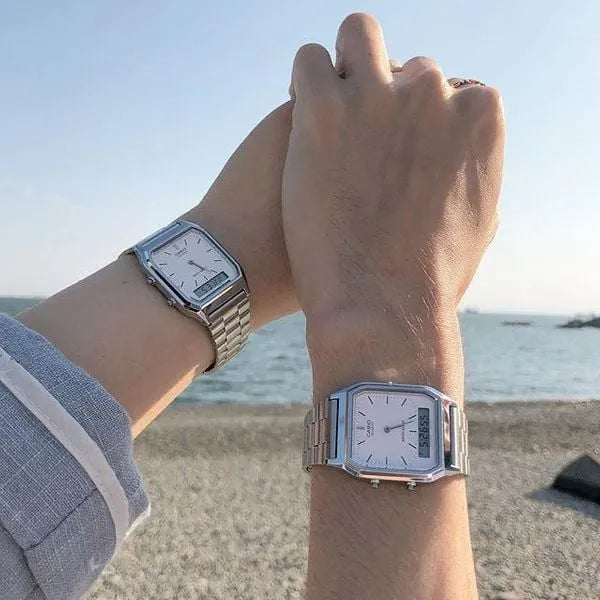 Casio AQ-230A-7B uniszex retro karóra, acél szíj, fehér számlap, WR30