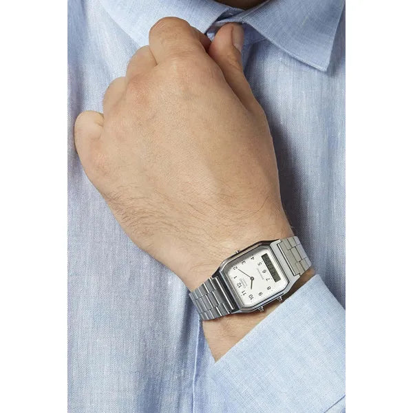 Casio AQ-230A-7B uniszex retro karóra, acél szíj, fehér számlap, WR30