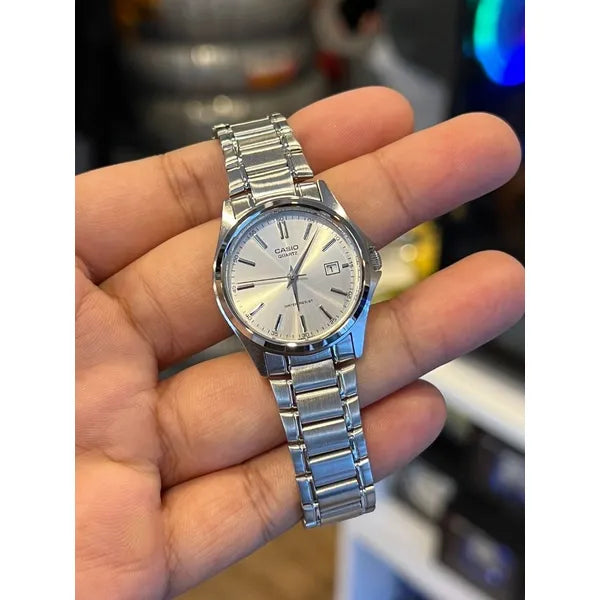 Casio LTP-1183A-7A női karóra, ezüst nemesacél, dátumkijelző, WR50