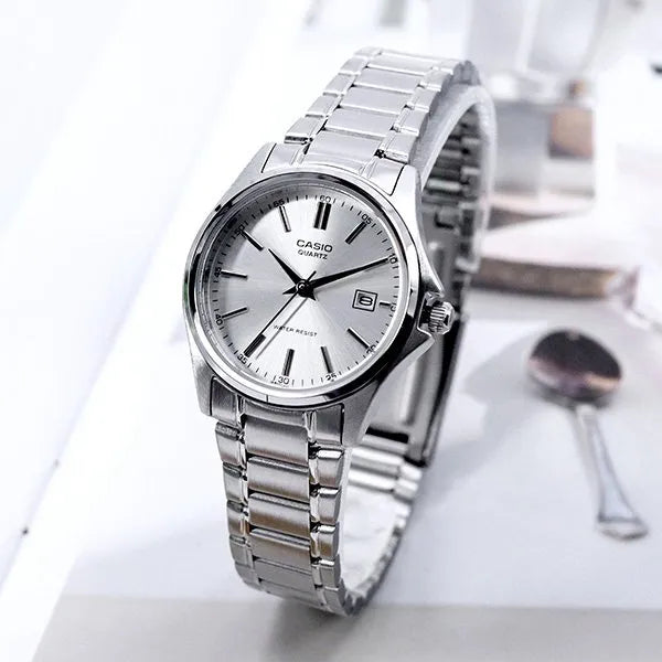 Casio LTP-1183A-7A női karóra, ezüst nemesacél, dátumkijelző, WR50