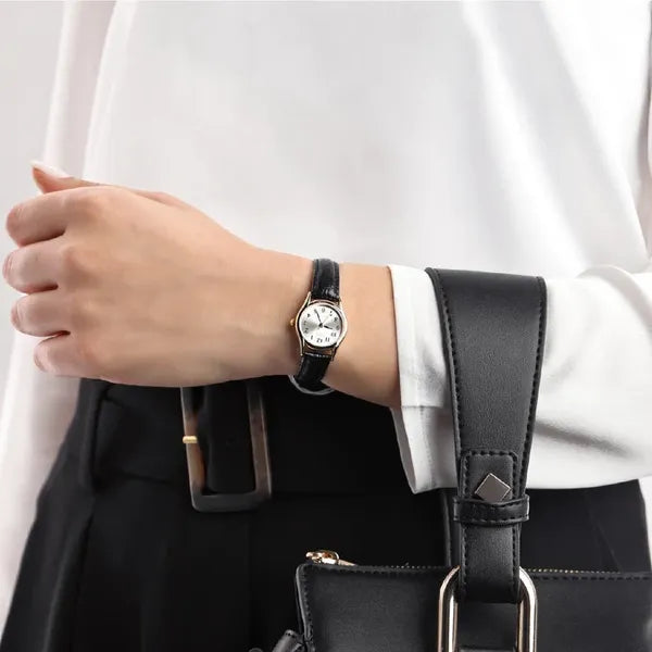 Casio női karóra LTP-V001L-7B, fekete bőrszíj, ezüst számlap, WR30