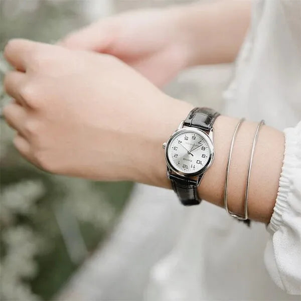 Casio női karóra LTP-V001L-7B, fekete bőrszíj, ezüst számlap, WR30