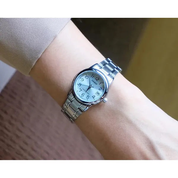 Casio Collection női karóra, rozsdamentes acél, türkiz számlap, WR30