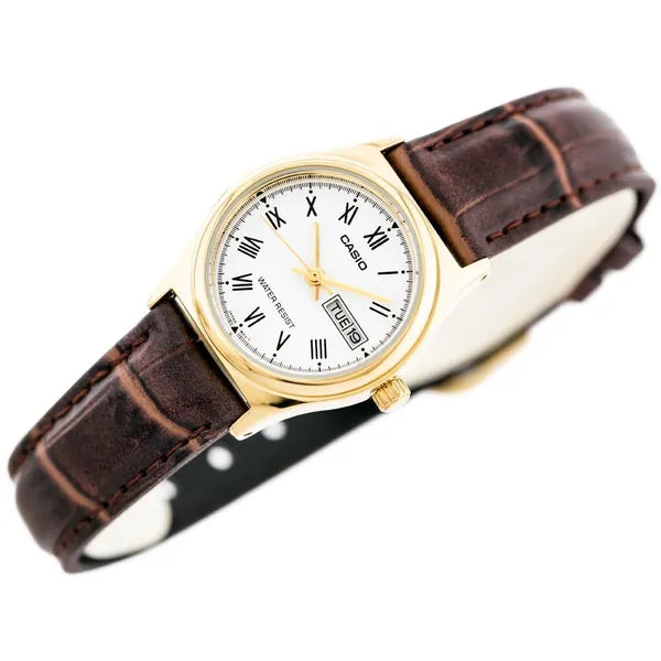 Casio női kvarc karóra, arany 25 mm tok, fehér számlap, barna bőr szíj
