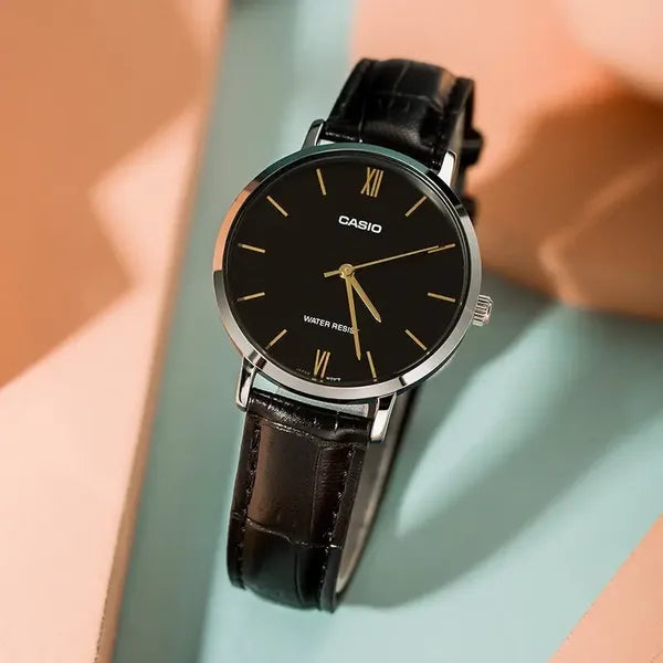 Casio női karóra LTP-VT01L-1B, fekete számlap, bőr szíj, WR30