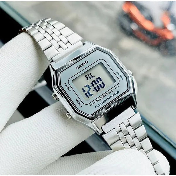 Casio LA680WA-7 női digitális karóra, ezüst nemesacél, 29 mm