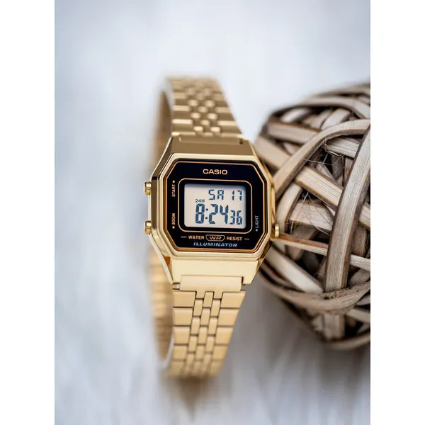 Casio Vintage LA680WEGA-1ER női digitális karóra, arany acél, WR30