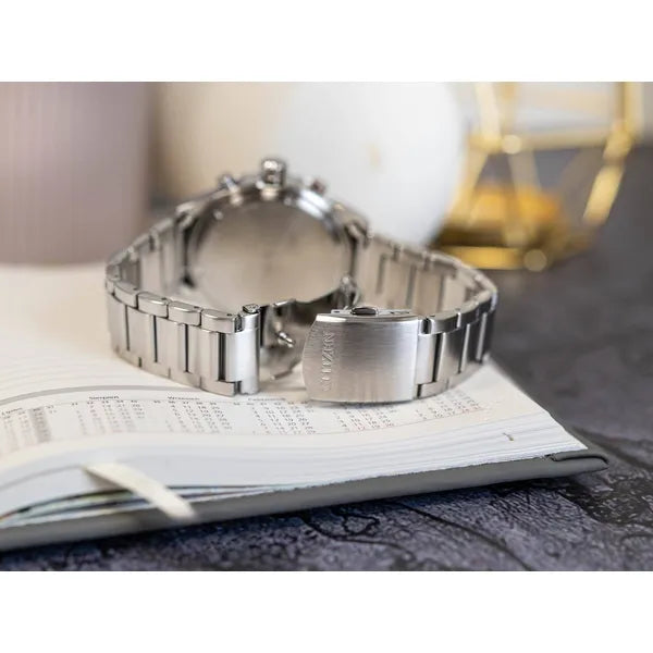 Citizen Eco-Drive kronográf férfi karóra, napelemes, acél, 43 mm, WR100