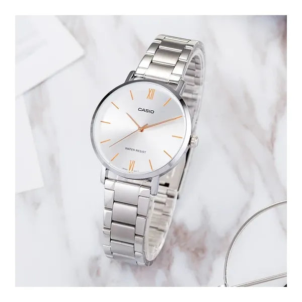 Casio LTP-VT01D-7B női karóra ezüst acél szíjjal, Ø40 mm