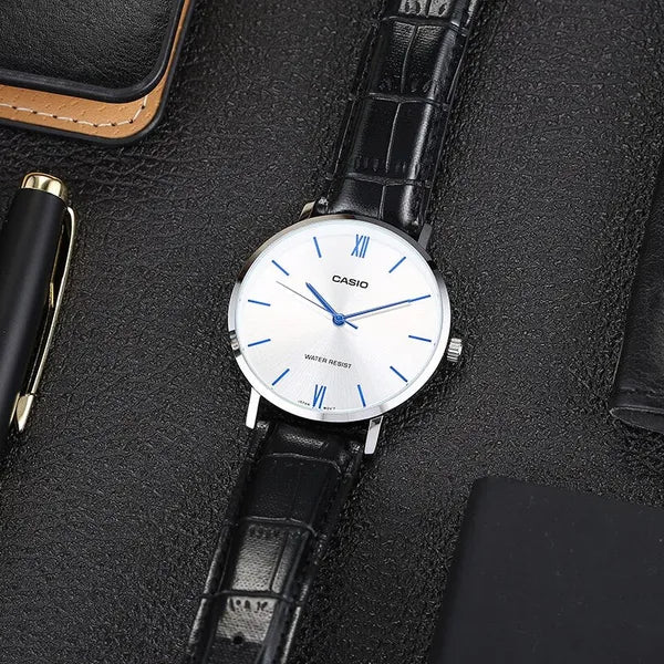 Casio férfi kvarc karóra 40 mm, ezüst számlap, fekete bőr szíj, WR30