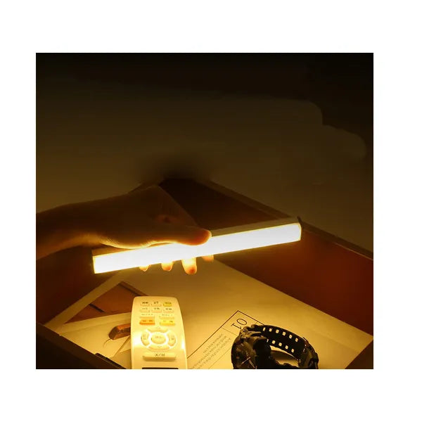 Mozgásérzékelős öntapadó LED szekrényvilágítás, USB-tölthető meleg fehér