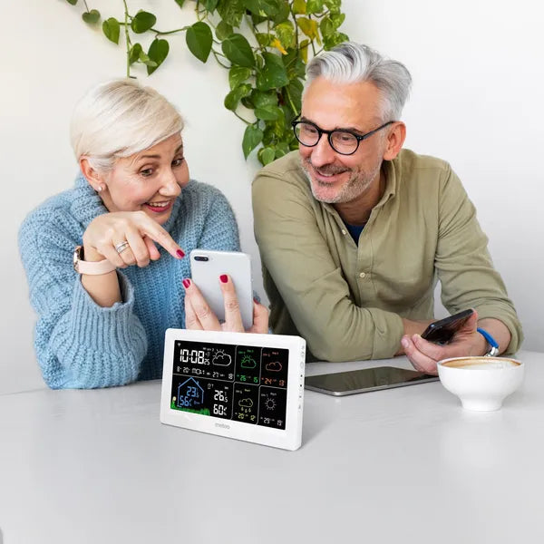 WiFi okos időjárás-állomás 60 m szenzorral, hő-pára, barométer, UV, Smart Life
