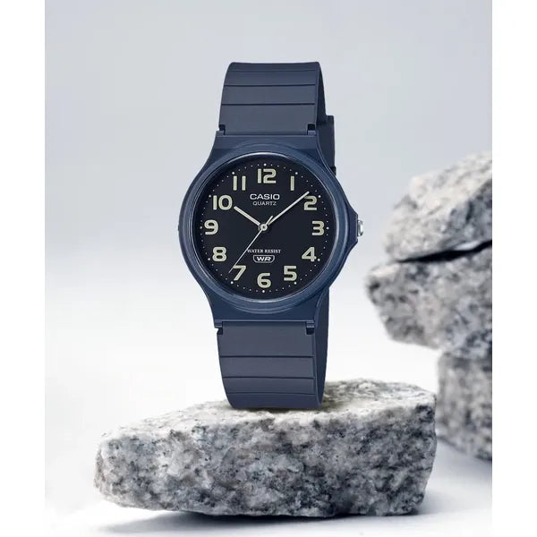 Casio MQ-24UC-2BDF uniszex karóra, fekete számlap, WR30