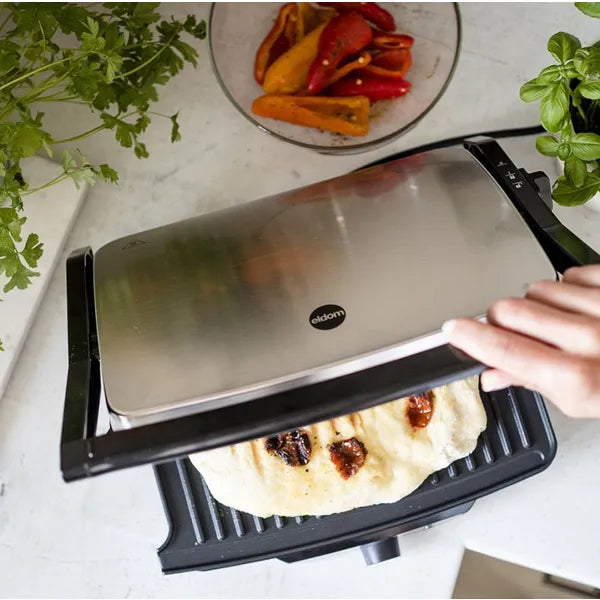 Kontaktgrill, 2000 W, tapadásmentes lapok, 180° nyitható, rozsdamentes ház