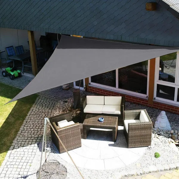Vízhatlan háromszög napvitorla 5x5x5 m, szürke poliészter 180 g/m²